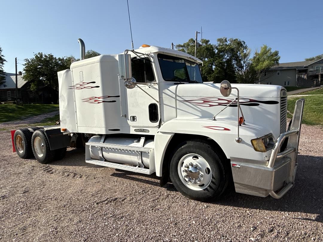 Image of Freightliner FLD120 Primary Image