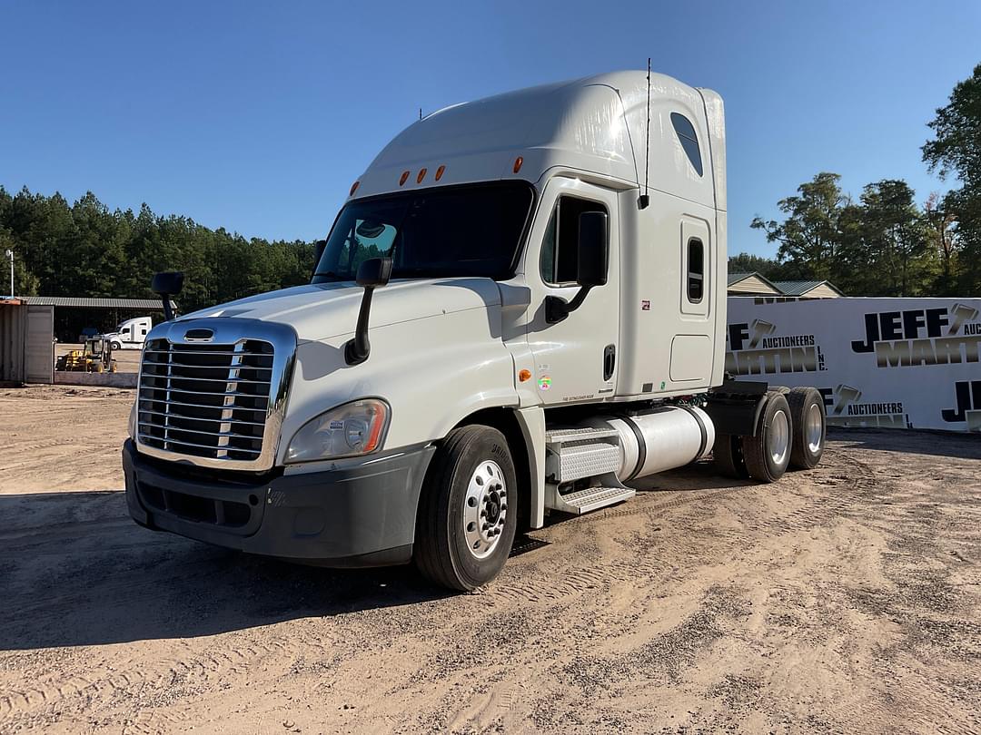 Image of Freightliner Cascadia Primary image