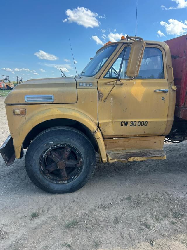 Image of Chevrolet C60 equipment image 4