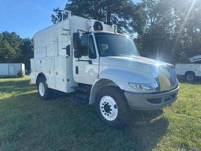 Image of International 4300 SBA equipment image 1