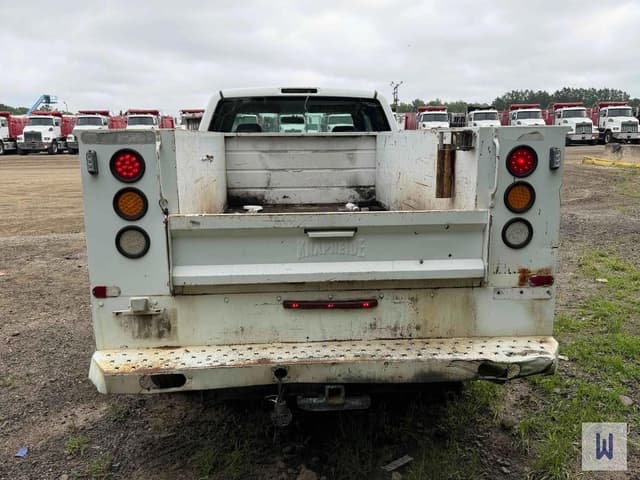 Image of Chevrolet Silverado equipment image 4