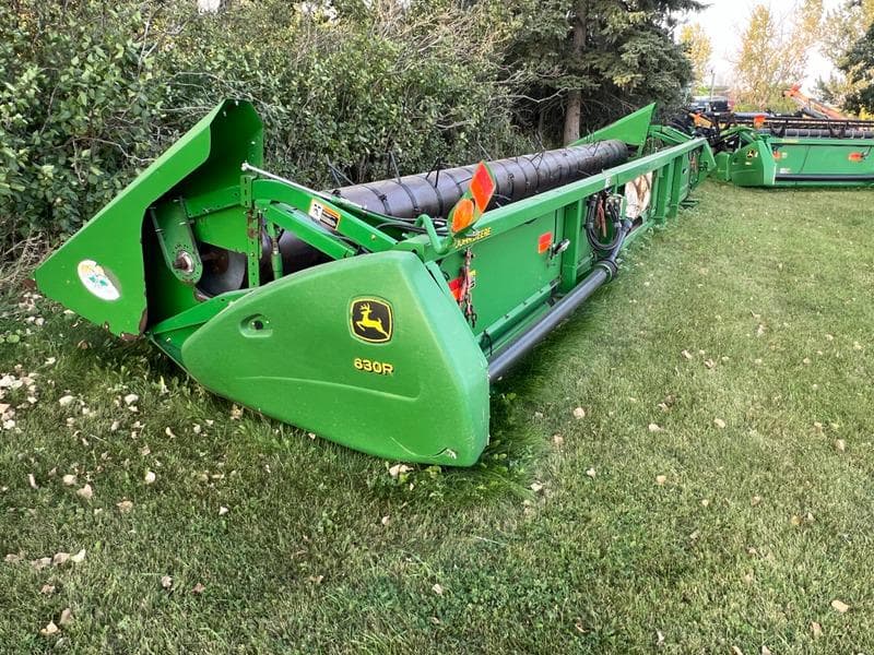John Deere 630R Lot No. 31 Harvesting For Sale with 30 ft Tractor Zoom
