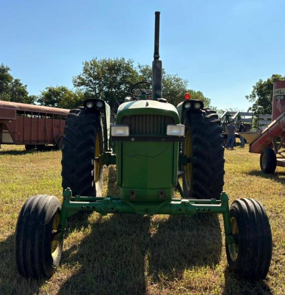 Image of John Deere 4020 equipment image 2
