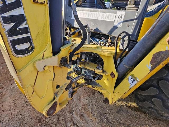 Image of New Holland B95 equipment image 4