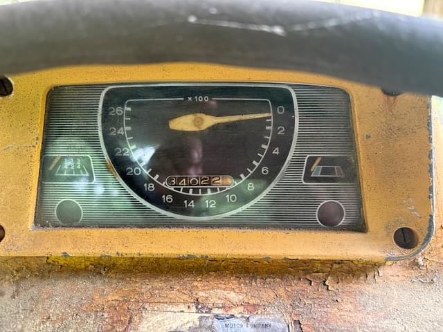 Image of Ford 3400 equipment image 4