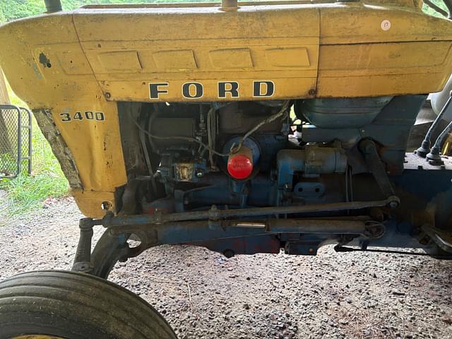 Image of Ford 3400 equipment image 2