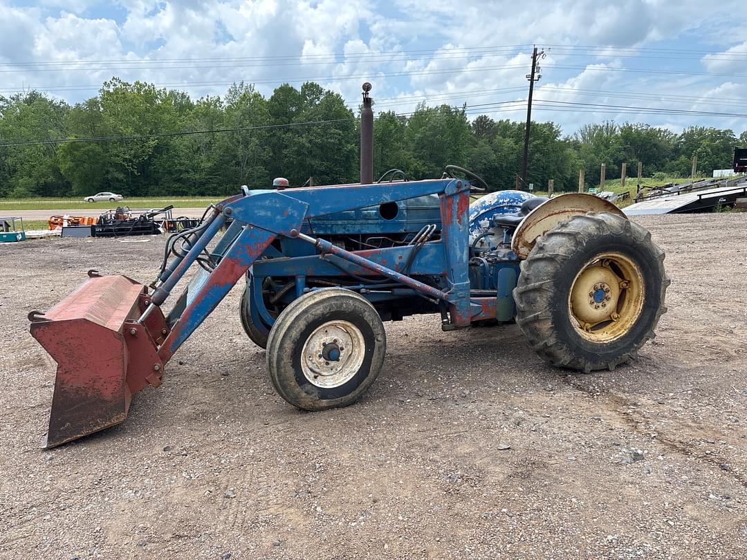Image of Ford 3400 Primary image