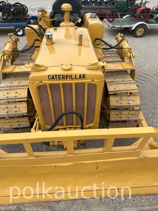 Image of Caterpillar D4 equipment image 2