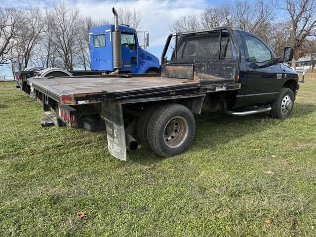 Image of Dodge Ram 3500 equipment image 3