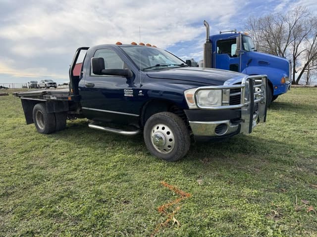 Image of Dodge Ram 3500 equipment image 4