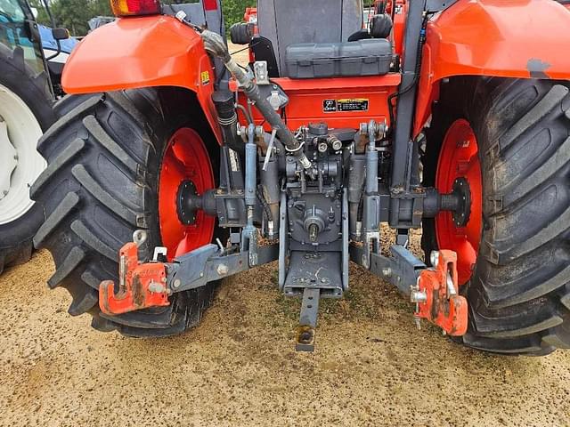 Image of Kubota M6060 equipment image 4