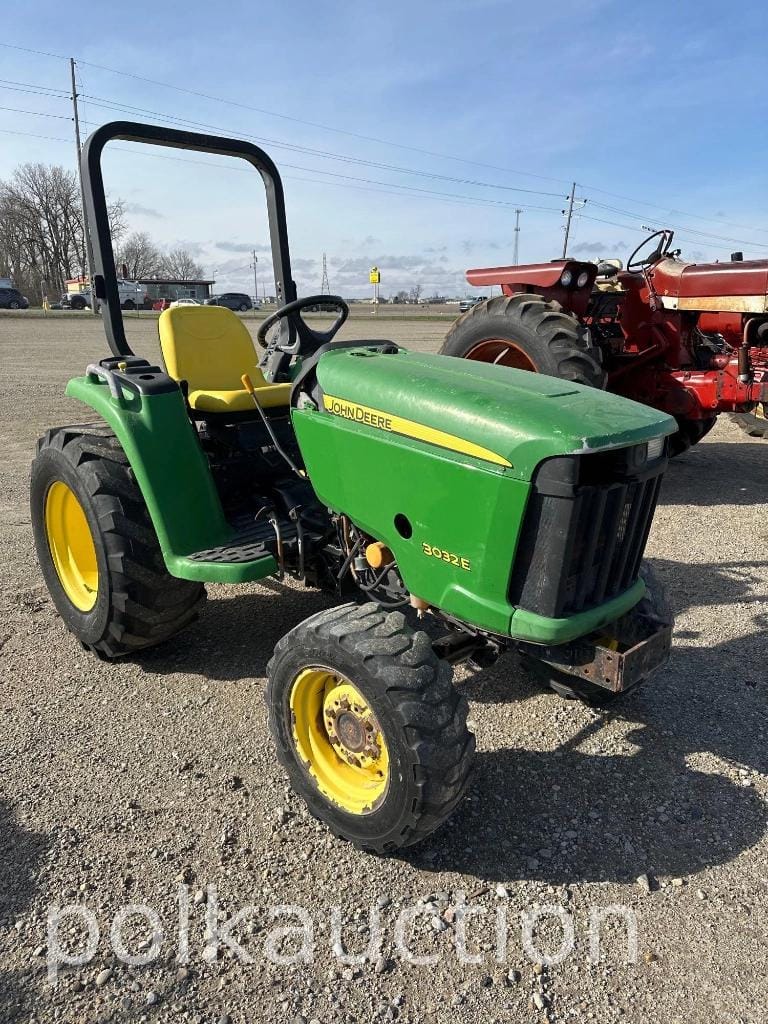 Main image John Deere 3032E