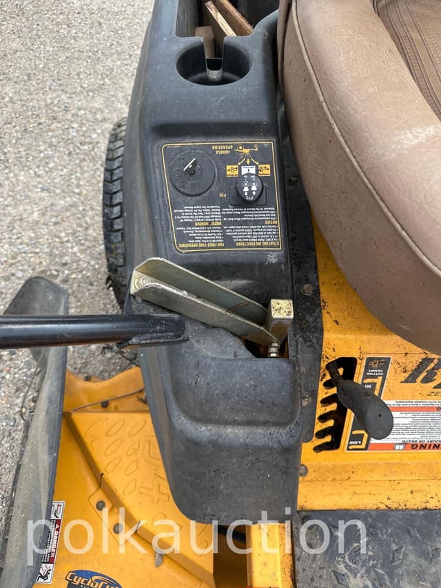 Image of Cub Cadet RZT equipment image 3