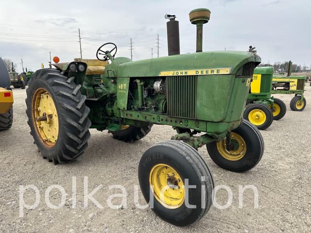 Image of John Deere 4010 equipment image 2
