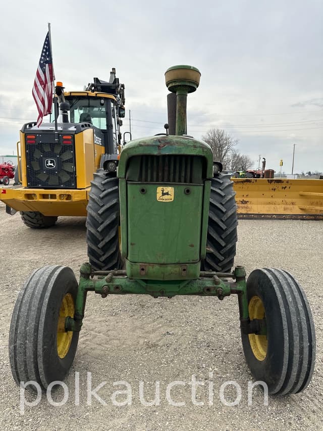 Image of John Deere 4010 equipment image 1