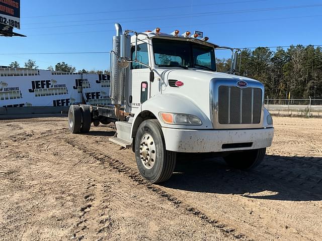 Image of Peterbilt 337 equipment image 2