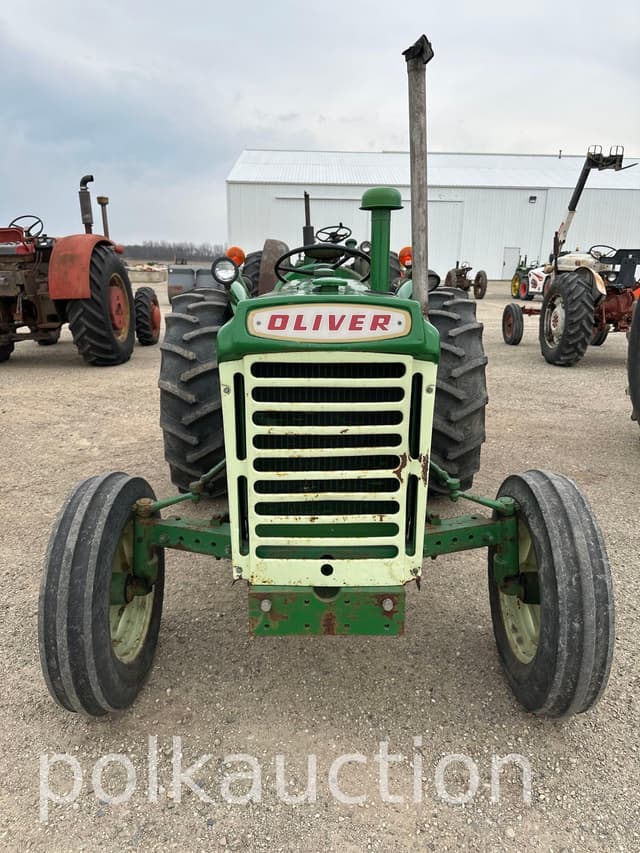 Image of Oliver 550 equipment image 1