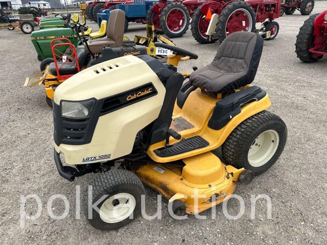 Image of Cub Cadet LGTX1050 equipment image 2