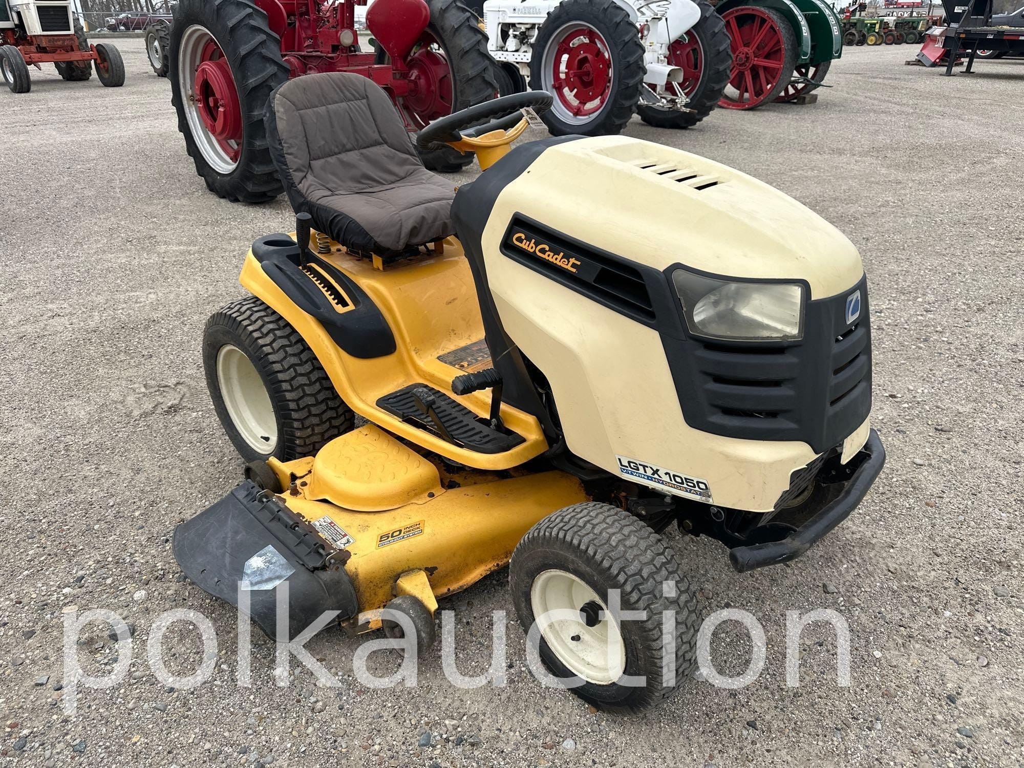 Cub Cadet LGTX1050 Equipment Image0