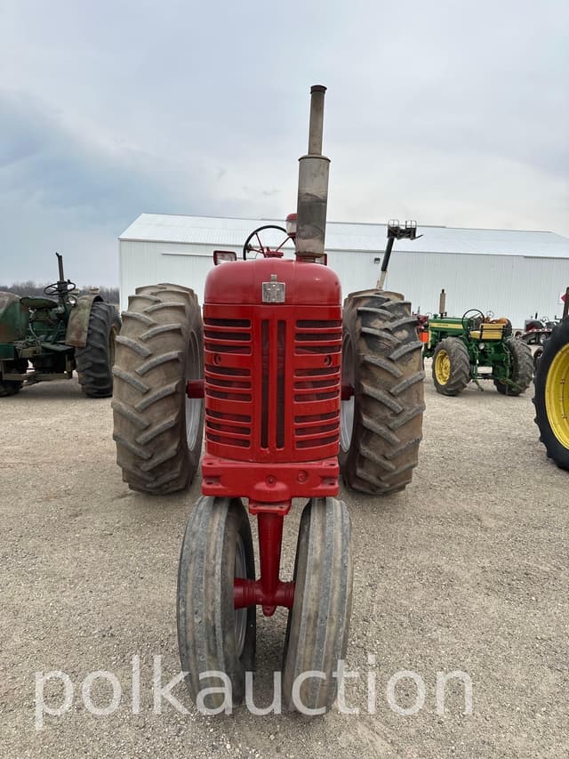 Image of Farmall 400 equipment image 1