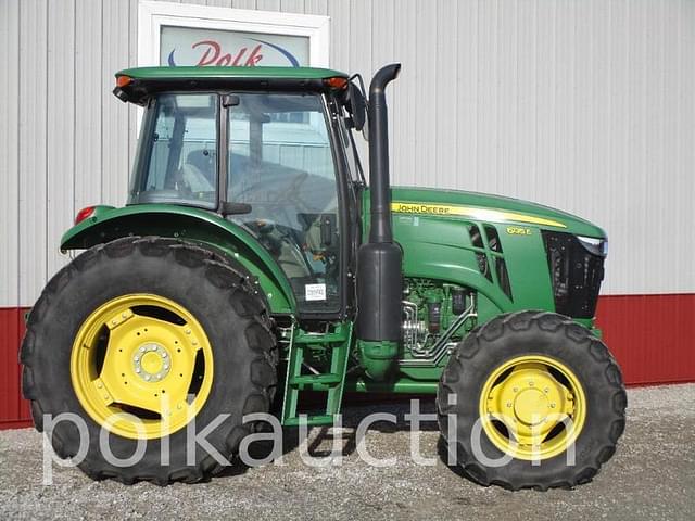 Image of John Deere 6135E equipment image 4