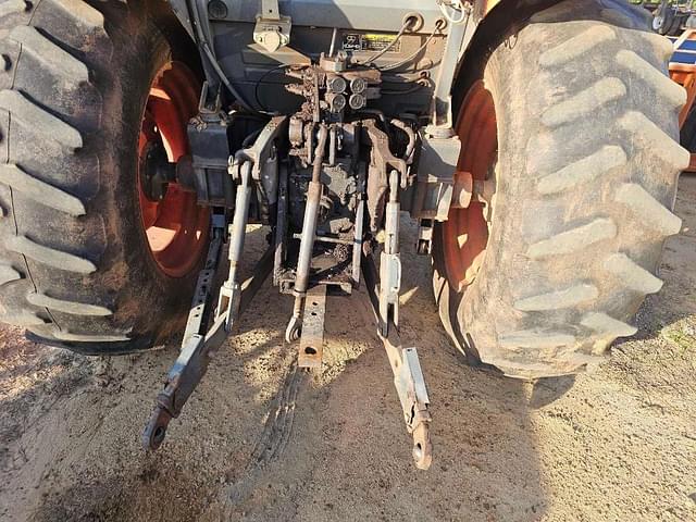 Image of Kubota M7040 equipment image 4