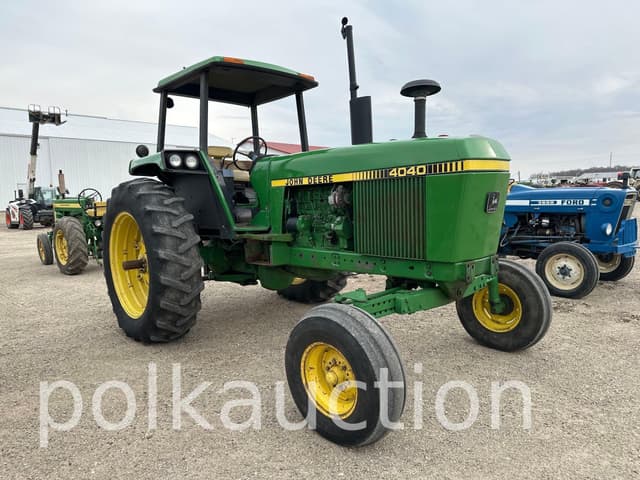 Image of John Deere 4040 equipment image 3