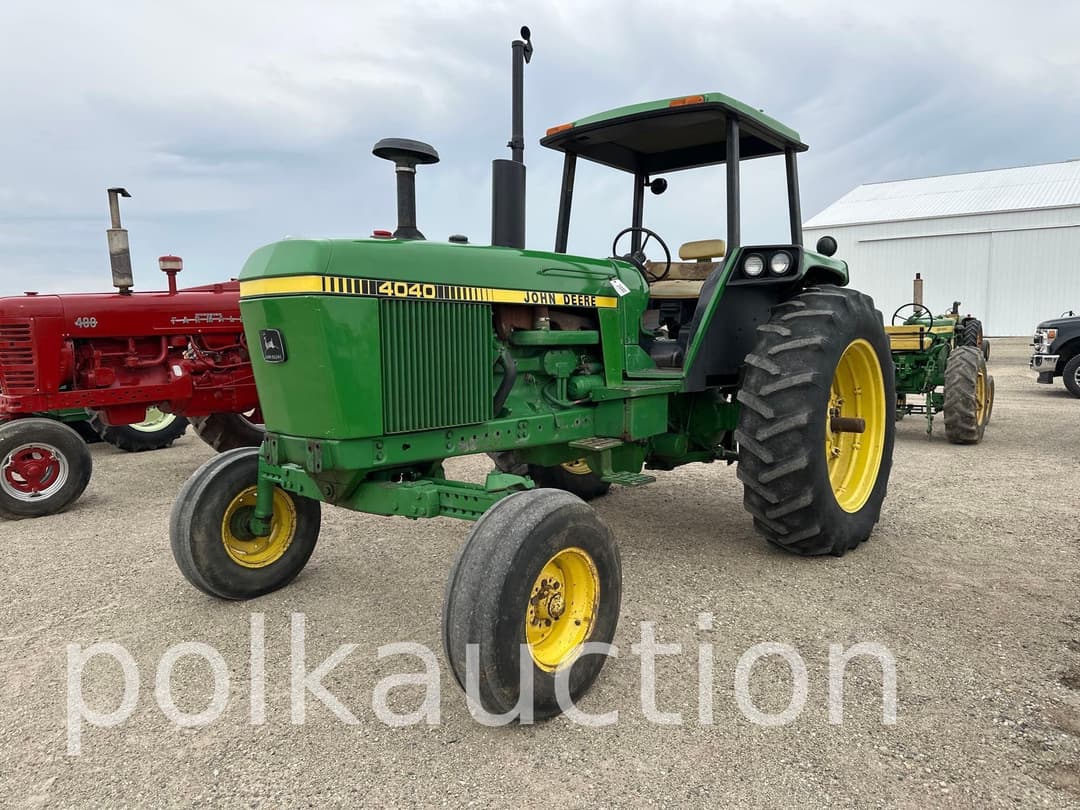 Image of John Deere 4040 Primary image