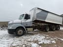 2006 Freightliner Columbia Image