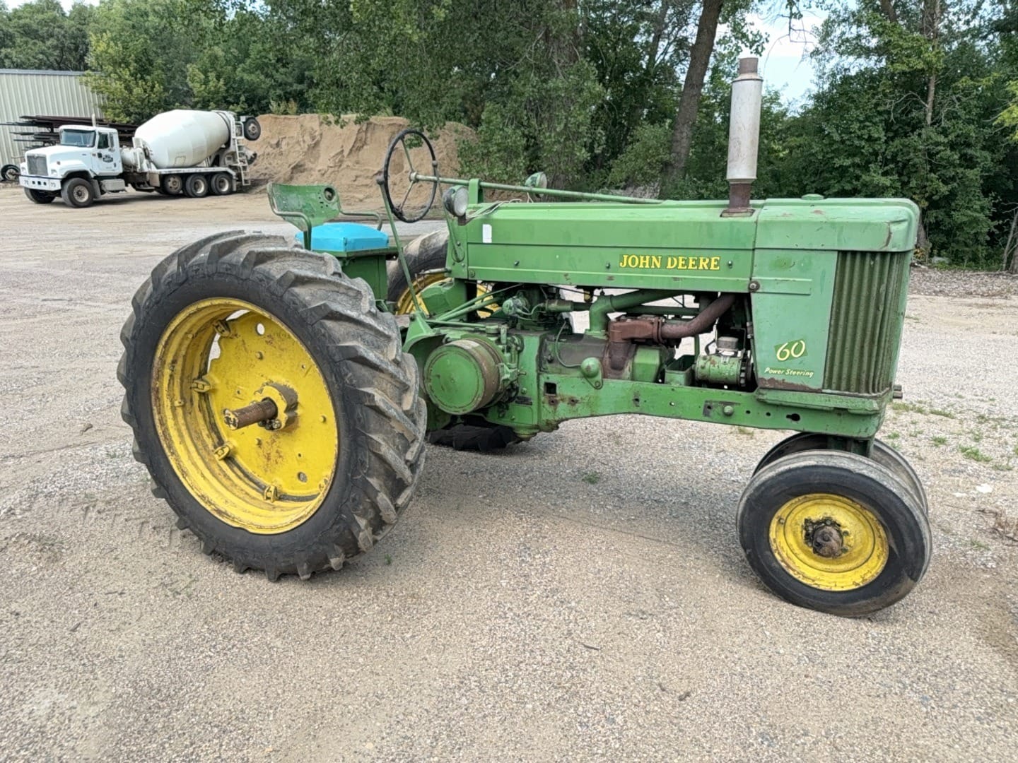John Deere 60 Equipment Image0