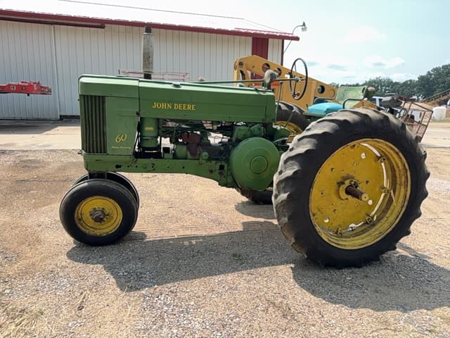 Image of John Deere 60 equipment image 2