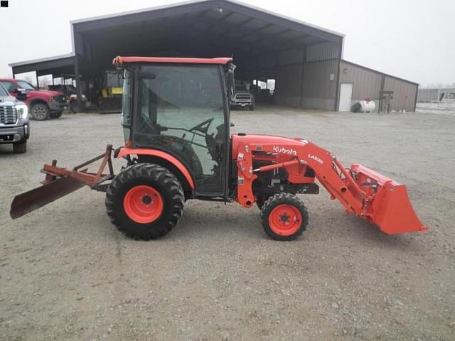 Image of Kubota B2650 equipment image 3