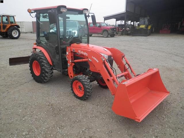 Image of Kubota B2650 equipment image 2