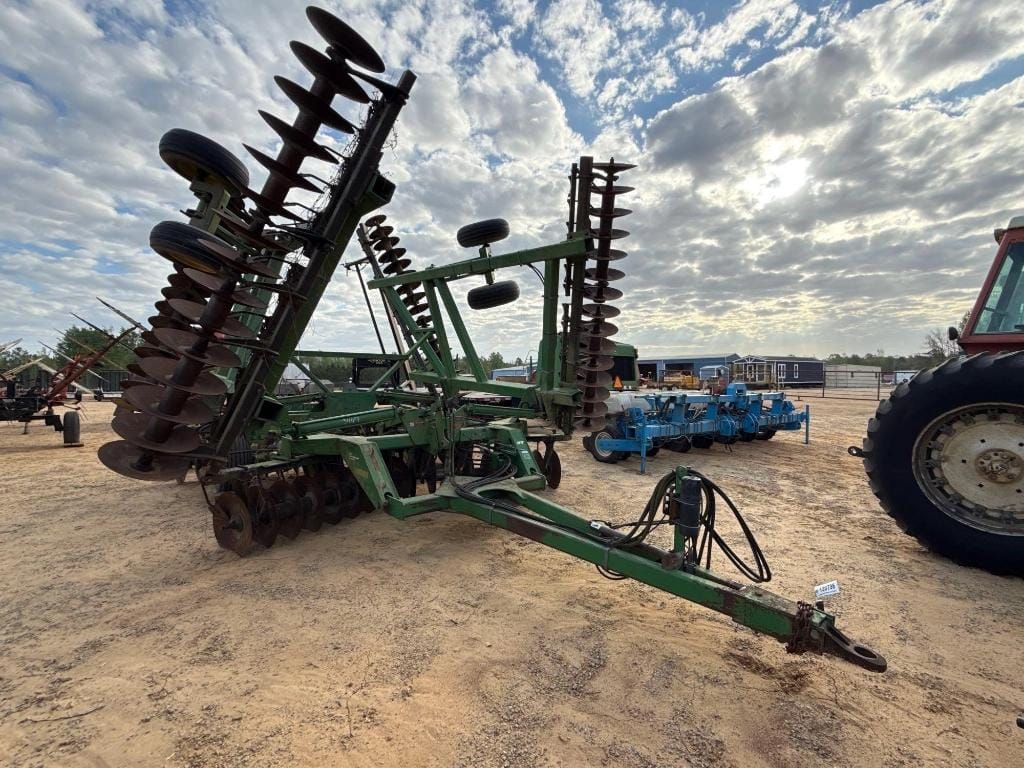 John Deere 637 Equipment Image0