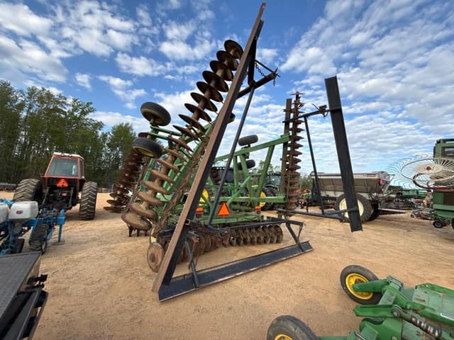 Image of John Deere 637 equipment image 2