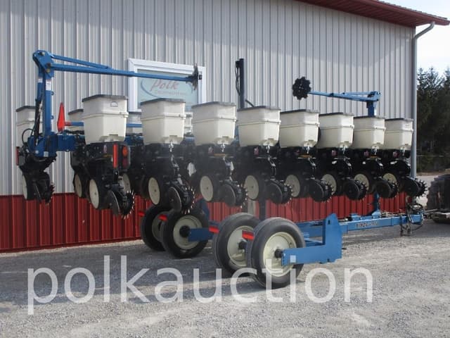 Image of Kinze 3500 equipment image 2