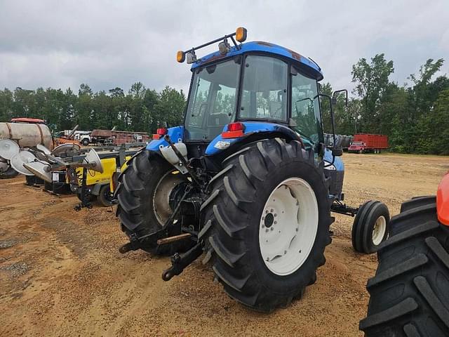 Image of New Holland TD95D equipment image 3