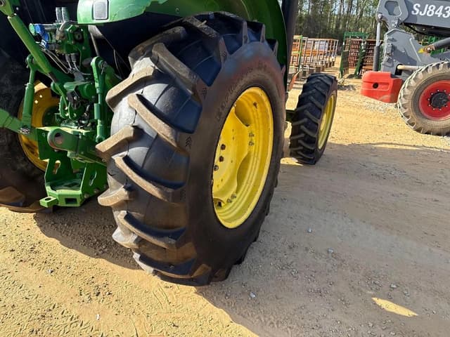 Image of John Deere 5100E equipment image 3