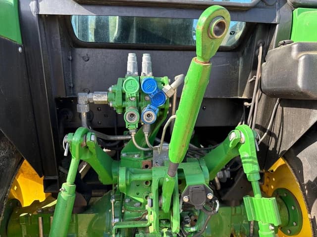 Image of John Deere 5100E equipment image 2