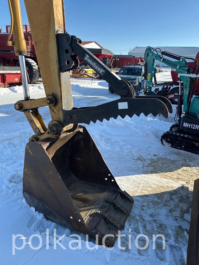 Image of Caterpillar E70B equipment image 2