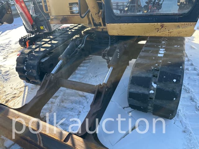 Image of Caterpillar E70B equipment image 3