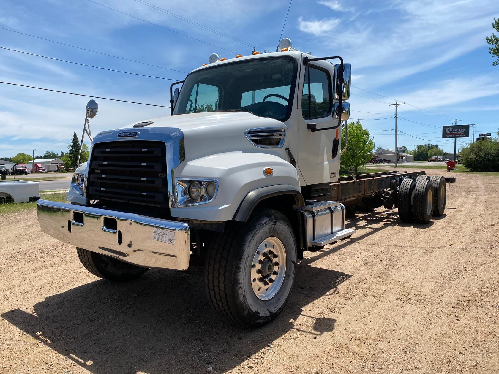 2013 Freightliner 114SD Equipment Image0