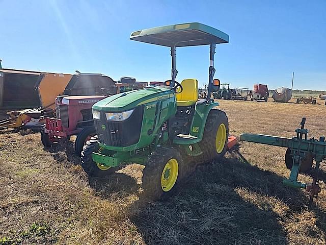 Image of John Deere 3039R equipment image 1