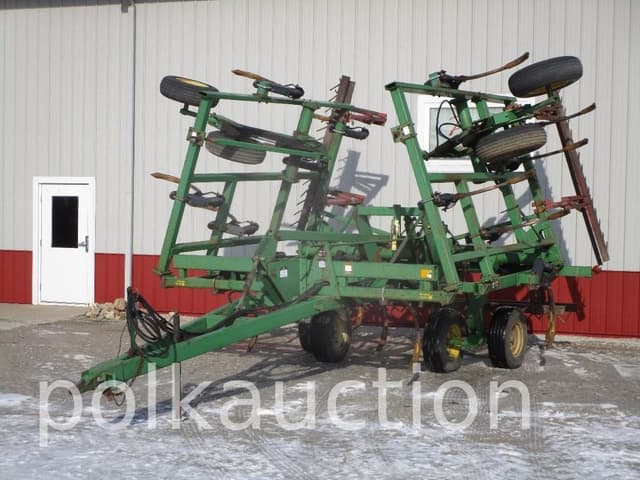 Image of John Deere 680 equipment image 1