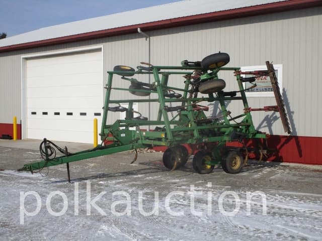 Image of John Deere 680 equipment image 2