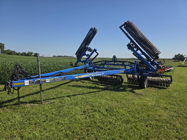 Image of New Holland SG110 equipment image 1