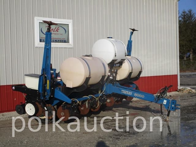 Image of Kinze 3000 equipment image 2