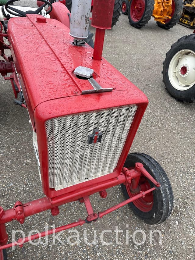 Image of Farmall 404 equipment image 2