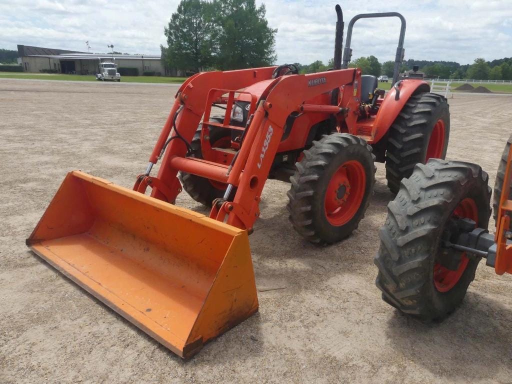 Kubota M8540 Equipment Image0