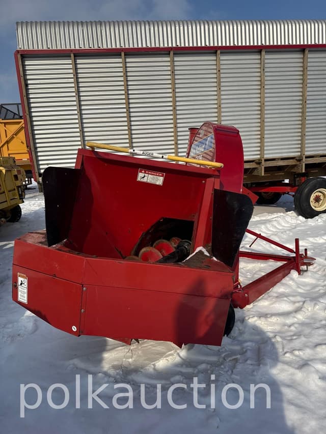 Image of New Holland F62B equipment image 2